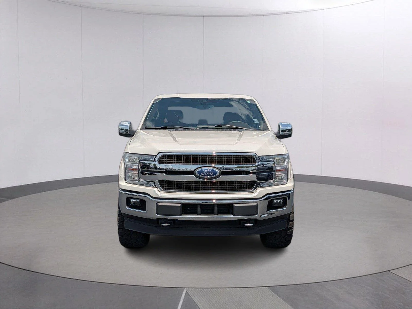 Used 2019 White Platinum Metallic Tri-Coat/Stone Gray Ford King Ranch image 9