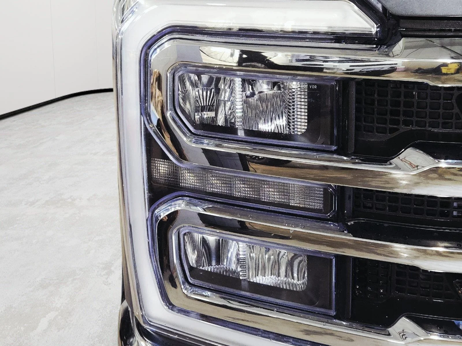 Used 2024 Carbonized Gray Ford Lariat image 14