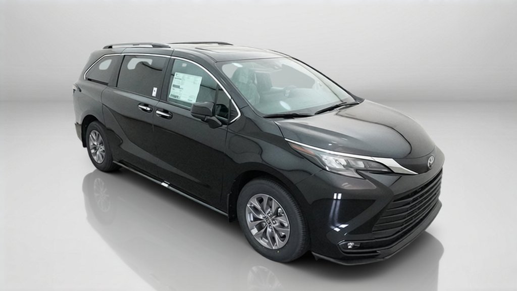 New 2026 Midnight Black Metallic Toyota XLE image 35