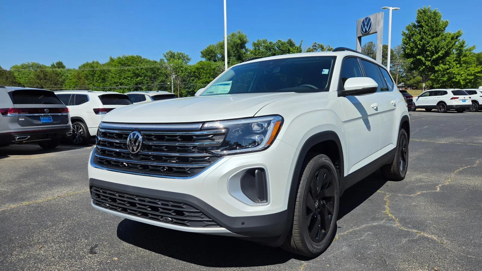 New 2026 Opal White Pearl Volkswagen 2.0T SE w/Technology image 9