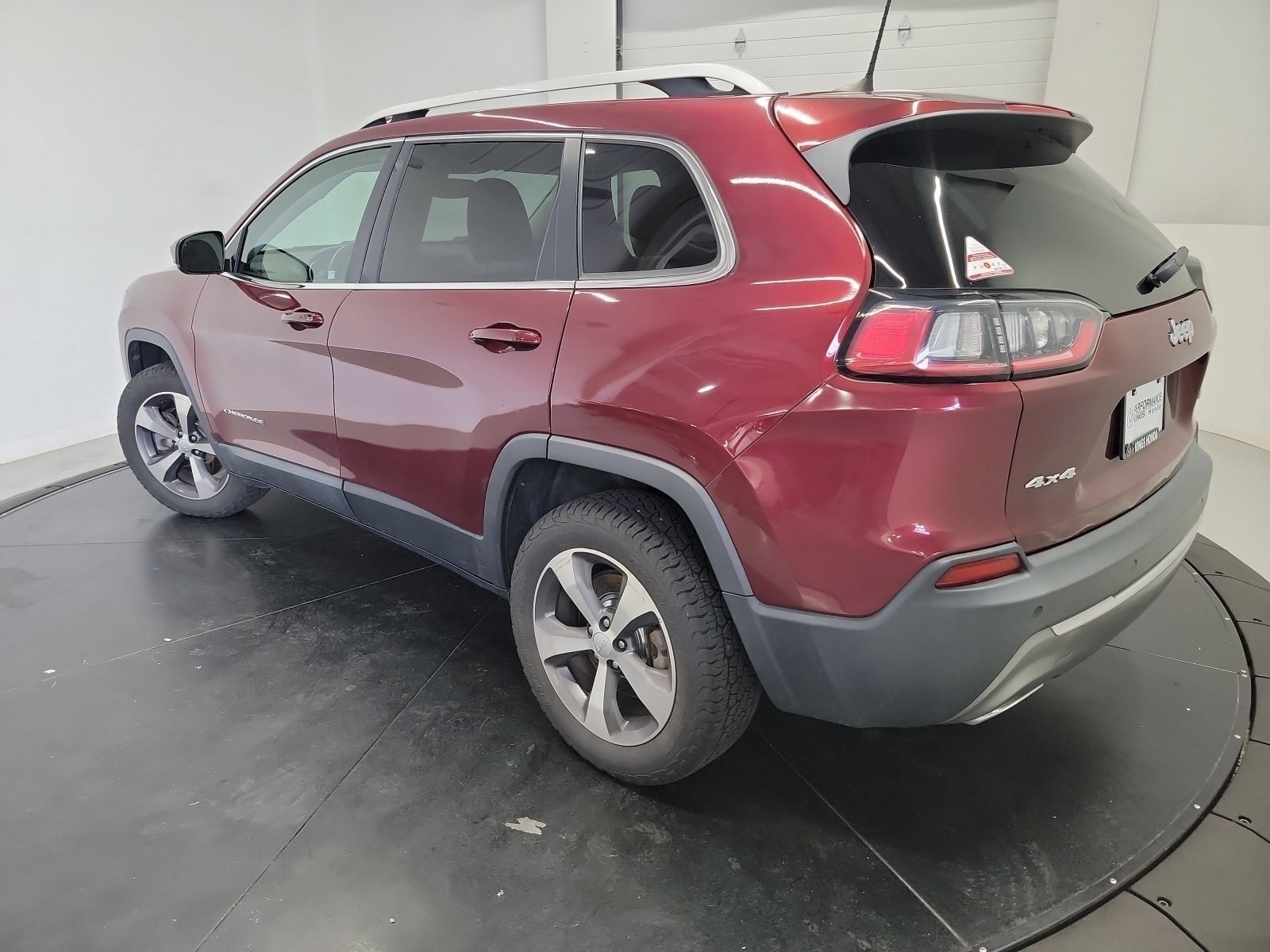 Used 2020 Velvet Red Pearlcoat Jeep Limited image 5
