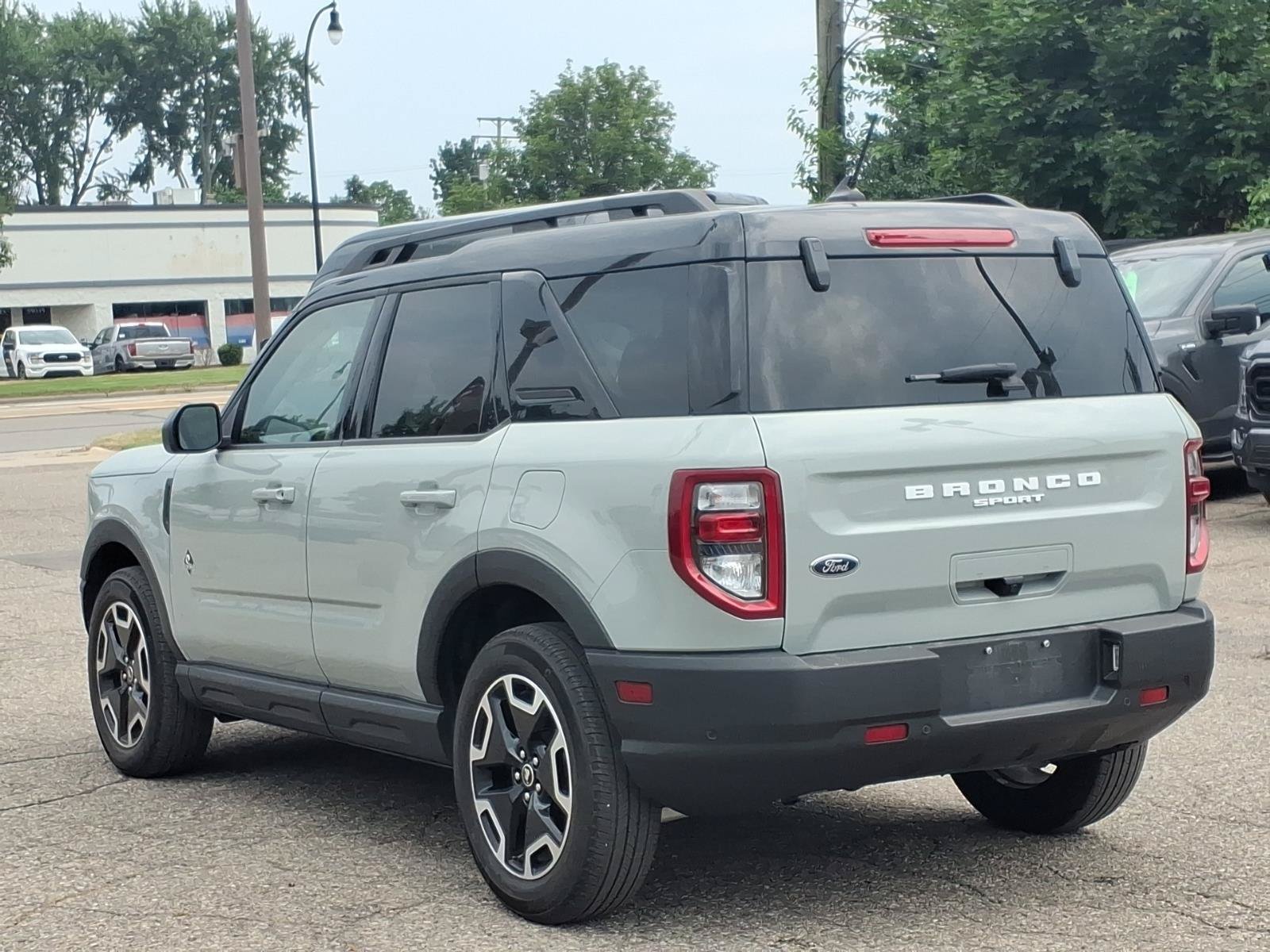 Used 2023 Cactus Gray Ford Outer Banks image 2
