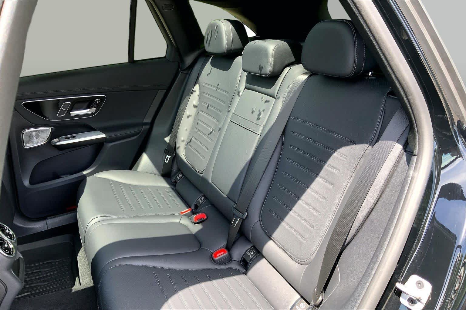 Used 2024 Black Mercedes-Benz GLC 300 image 21
