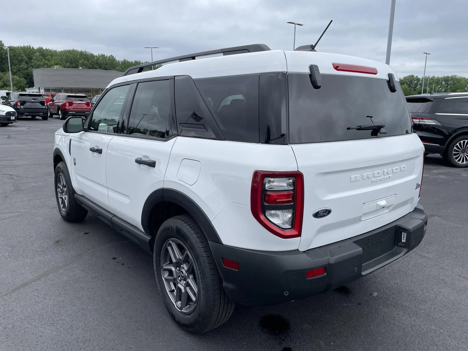 Used 2025  Ford Big Bend image 3
