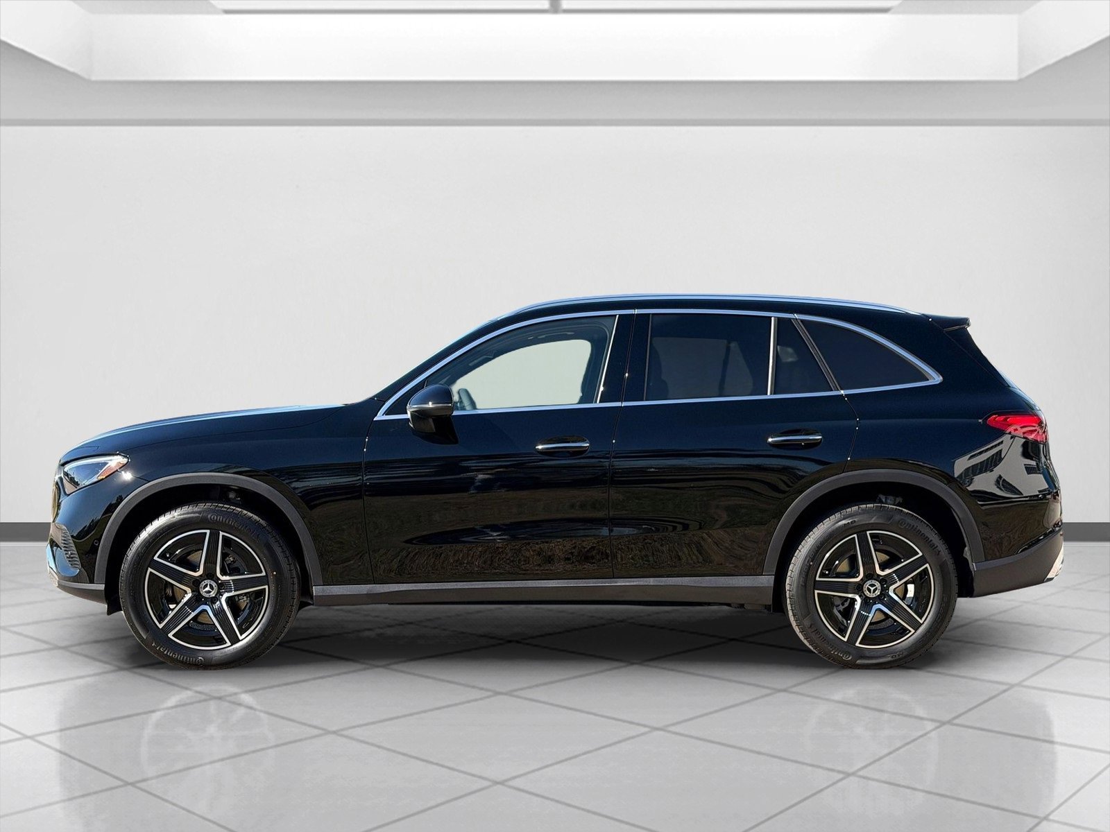 New 2026 Black Mercedes-Benz GLC 300 image 29