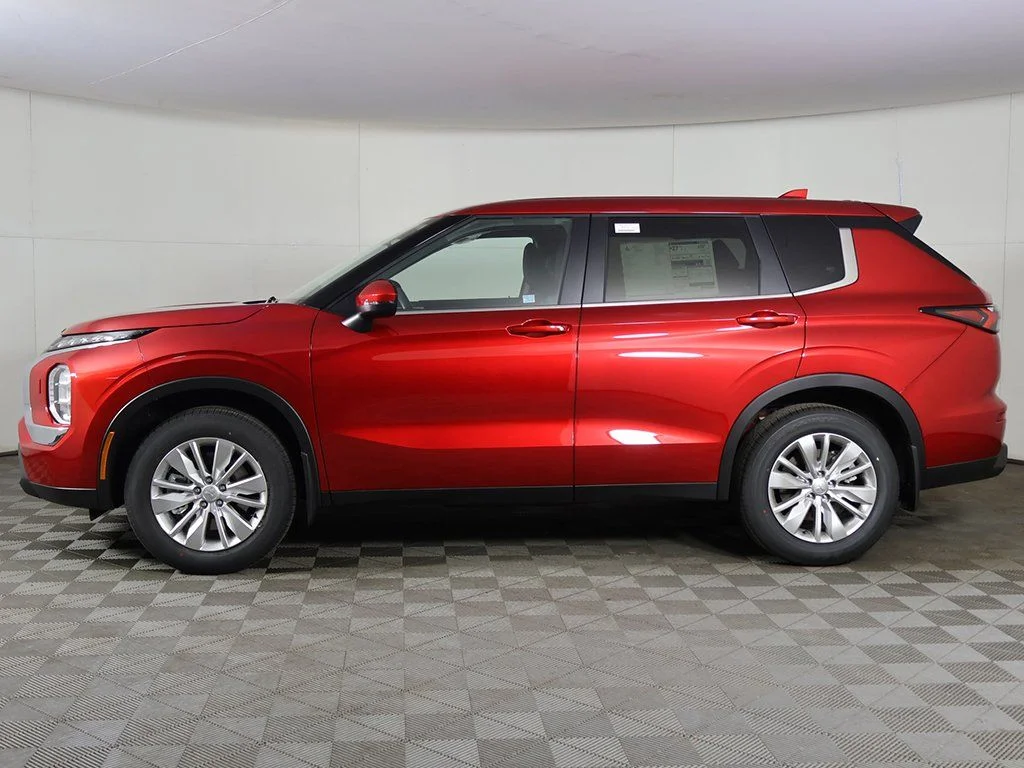 2026 Mitsubishi Outlander ES - Photo 18