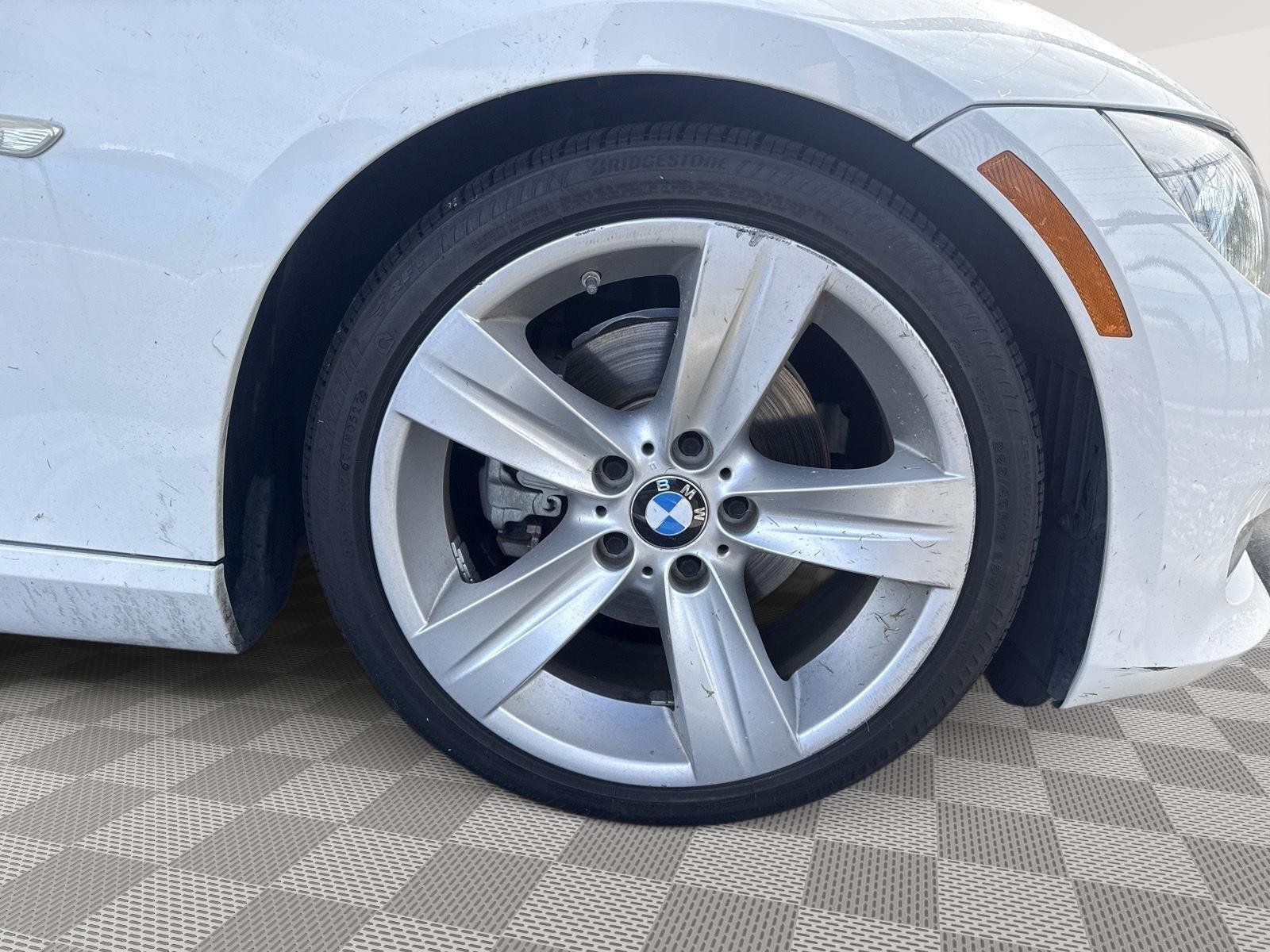 Used 2011 Alpine White BMW 328i image 18