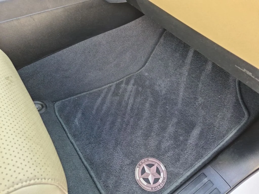 Used 2012 White Toyota Grade image 40