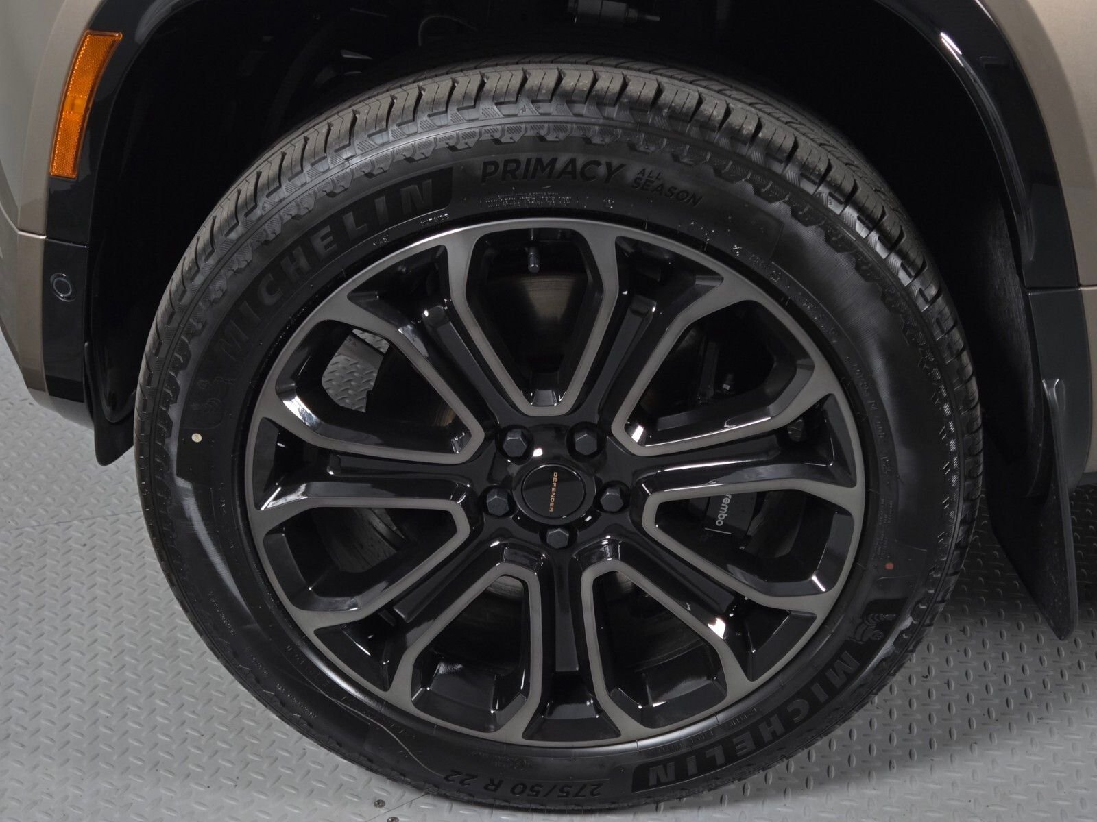 2026 Land Rover Defender OCTA - Photo 9