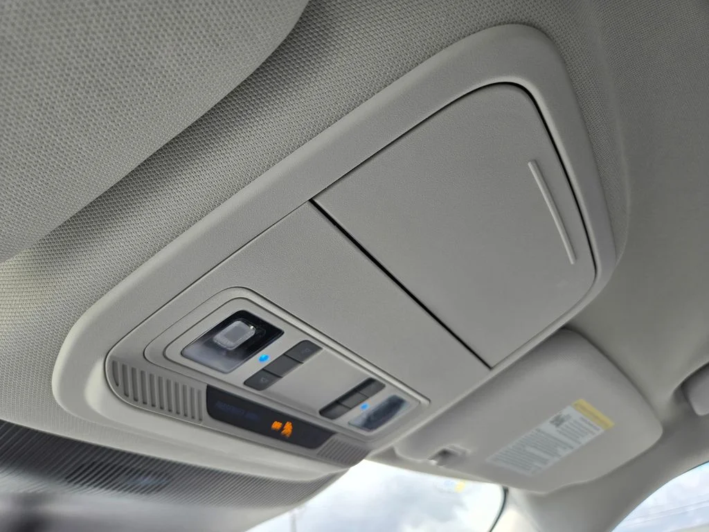 Used 2026 Space White Metallic Ford Active image 15