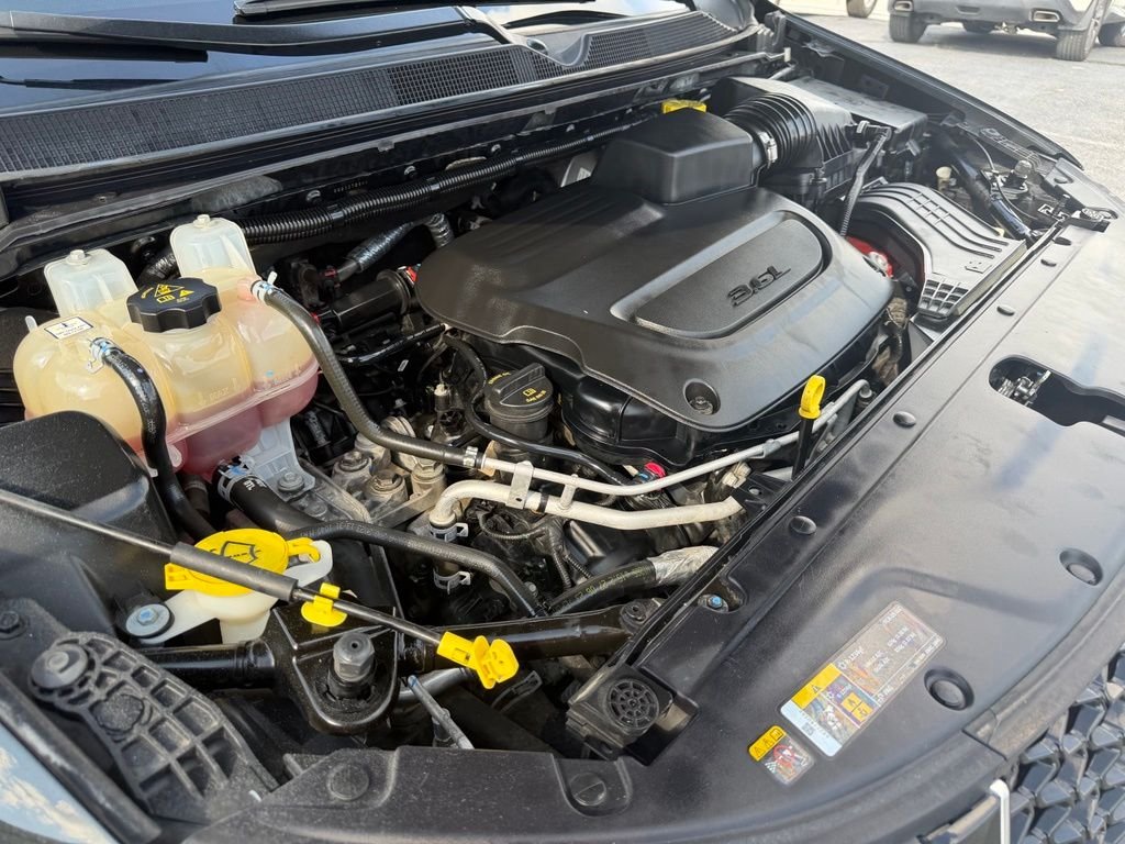 Used 2023 Black Chrysler Touring L image 6