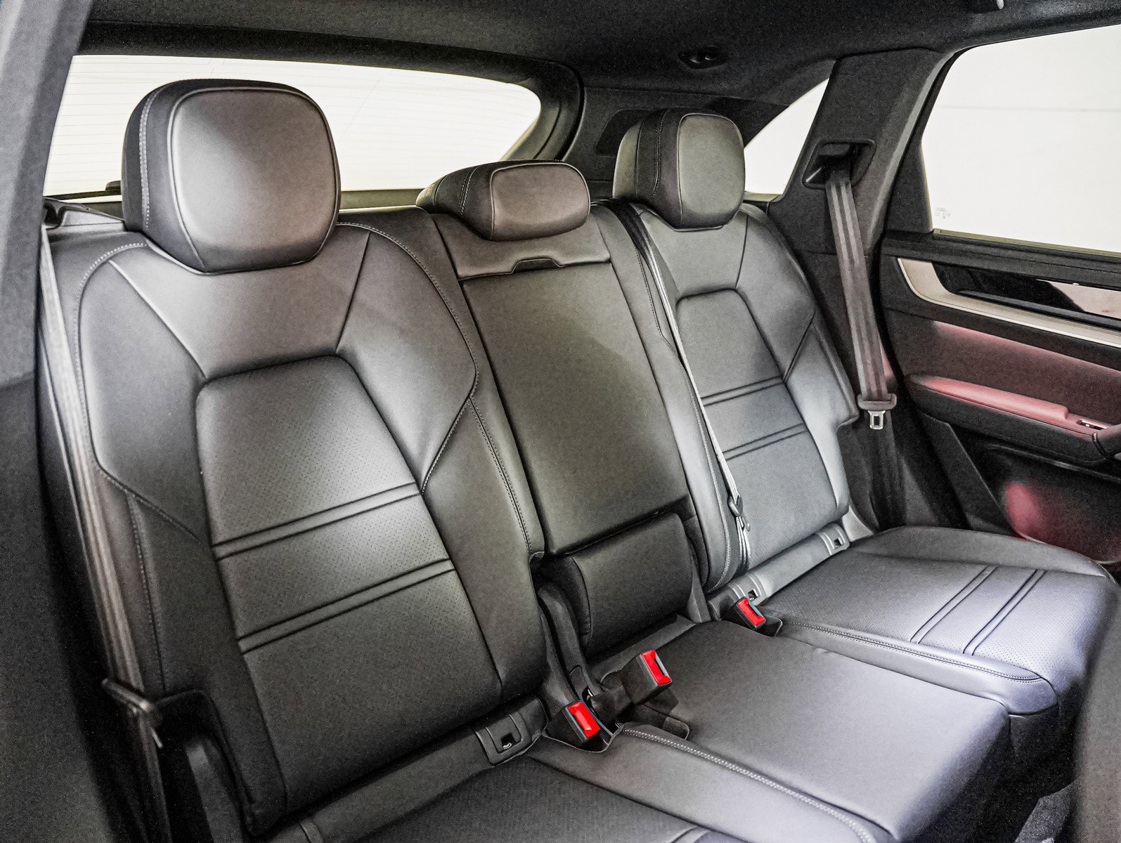 2026 Porsche Cayenne S - Photo 6