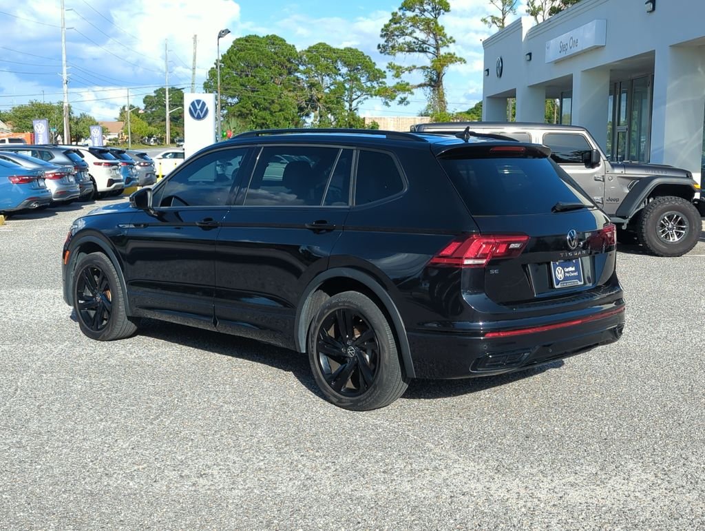 Used 2023 Black Volkswagen 2.0T SE R-Line Black image 5