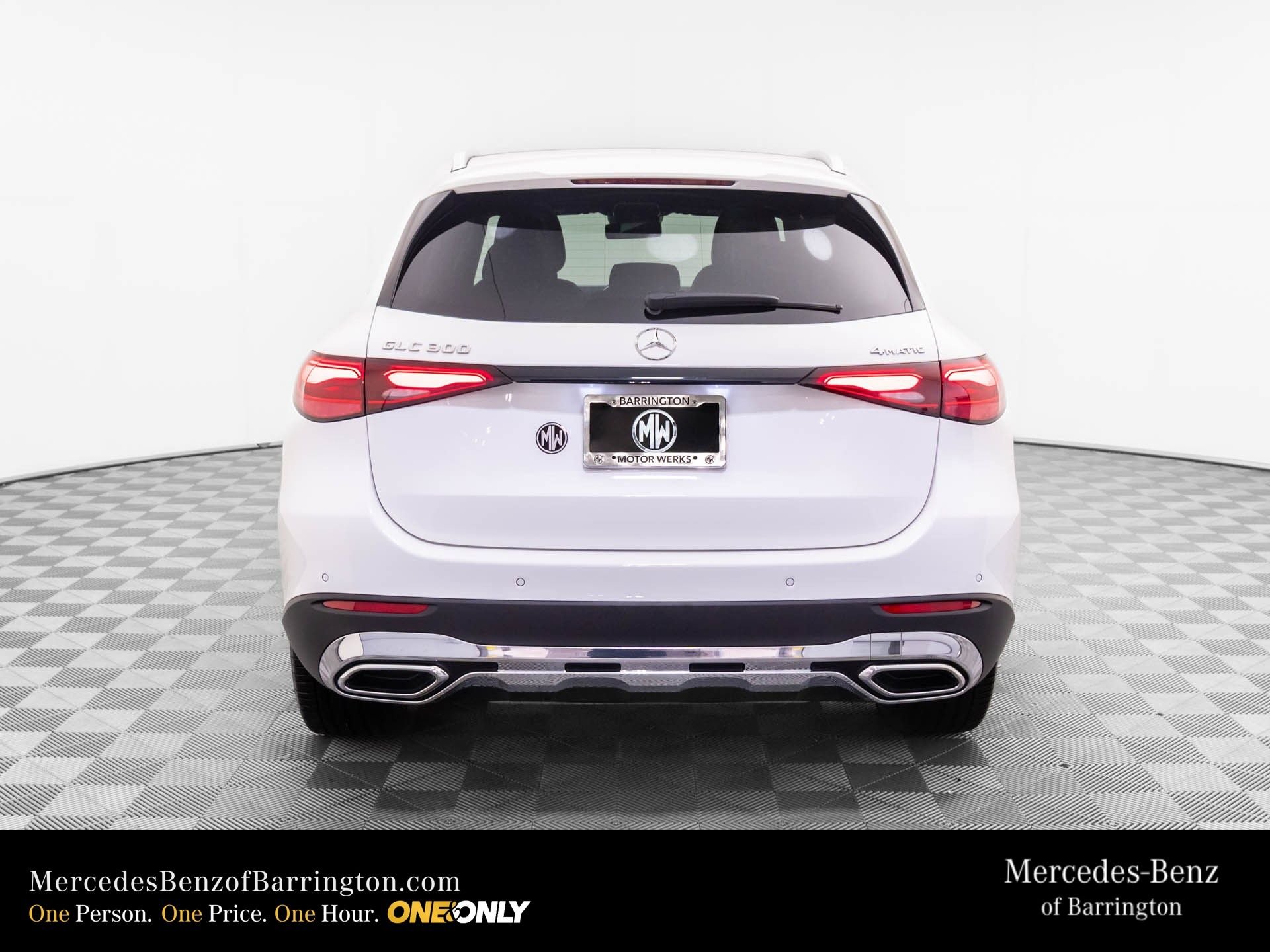 New 2026 Polar White Mercedes-Benz GLC 300 image 4
