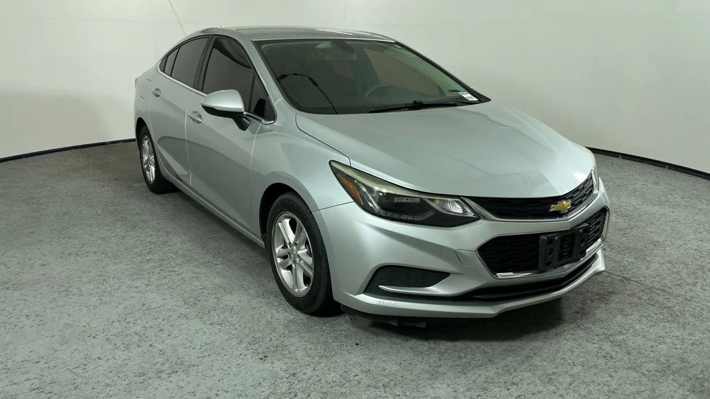 2018 Chevrolet Cruze 1LT Auto's photo