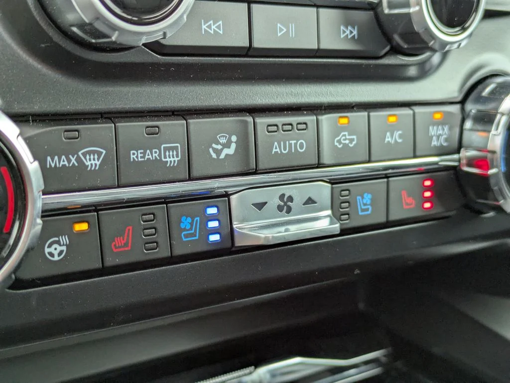 New 2026 Glacier Gray Metallic Tri-Coat Ford Lariat image 25