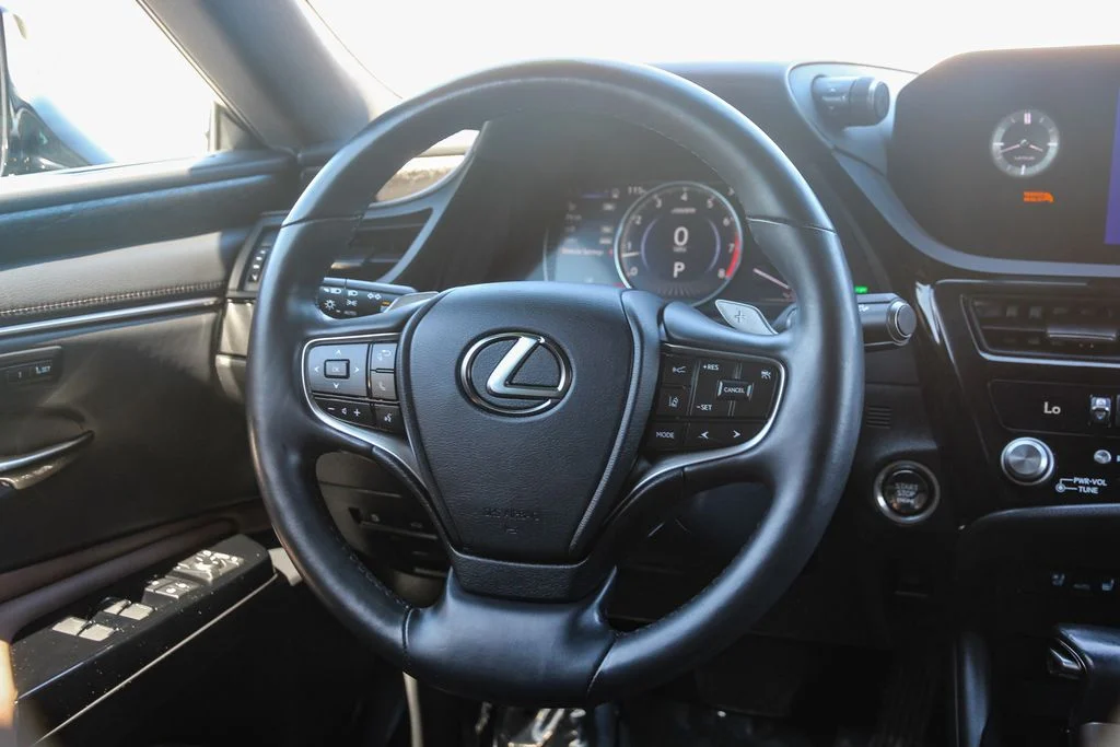 Used 2024 Black Lexus 350 image 16
