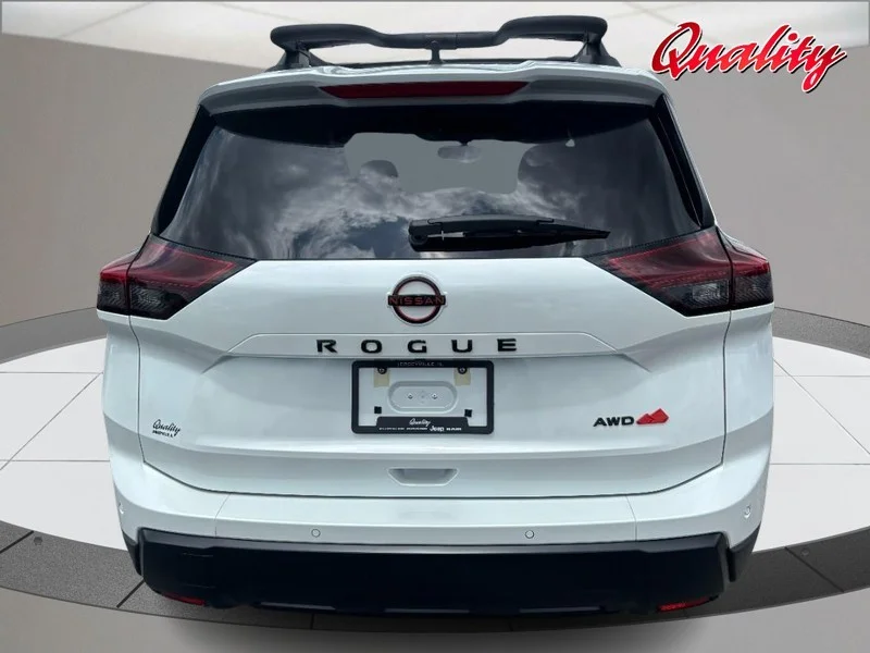 Used 2026 Everest White Pearl Tricoat Nissan Rock Creek image 4