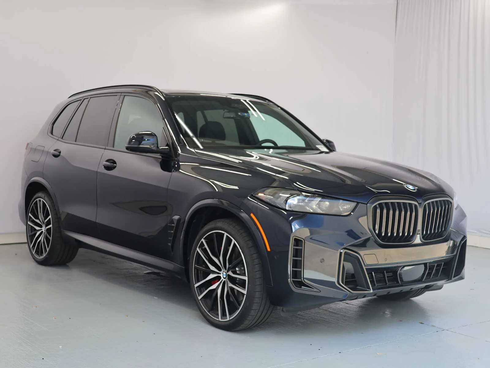 Used 2026 Carbon Black Metallic BMW xDrive40i image 4