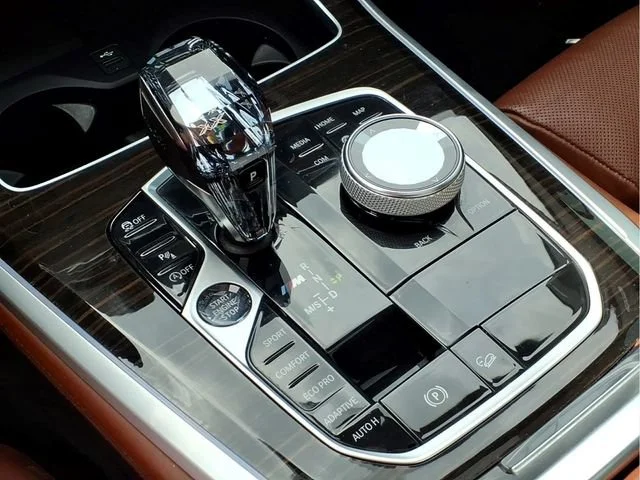 Used 2021 White BMW M50i image 11