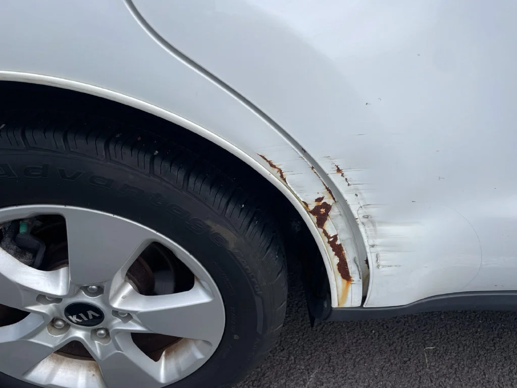 Used 2018 White Kia Base image 6