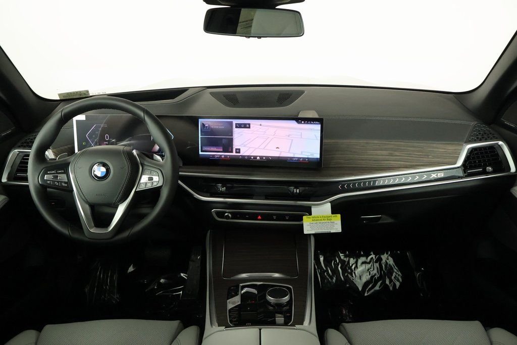 New 2026 Manhattan Green Metallic BMW xDrive40i image 4