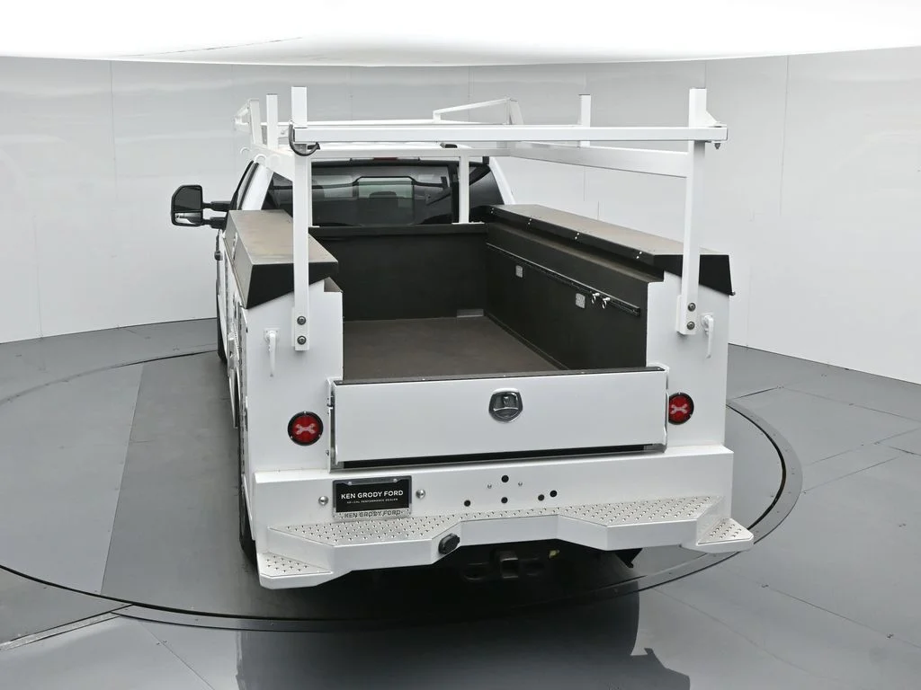 New 2026 Oxford White Ford XLT image 47