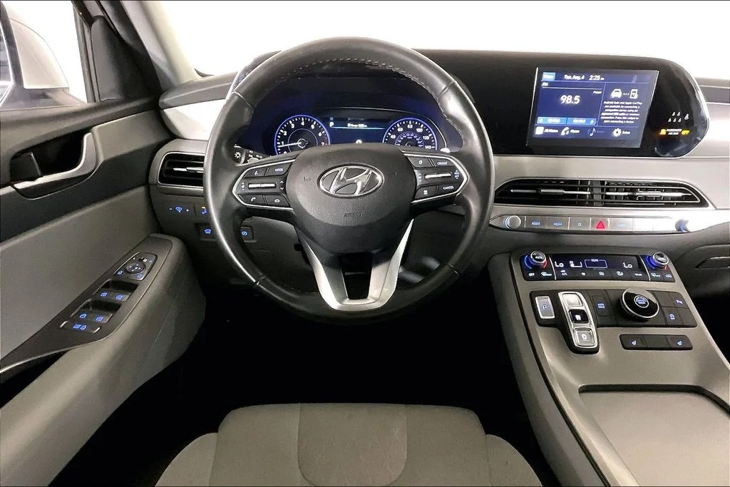 Used 2021 White Hyundai SEL image 4