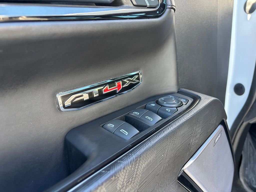 Used 2023 White GMC AT4X image 21