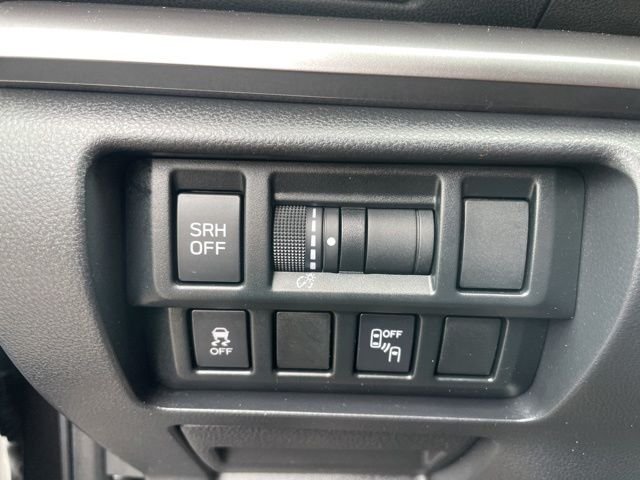 Used 2019 Gray Subaru 2.0i Limited image 17