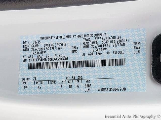 New 2025 Oxford White Ford F-450® XL image 45
