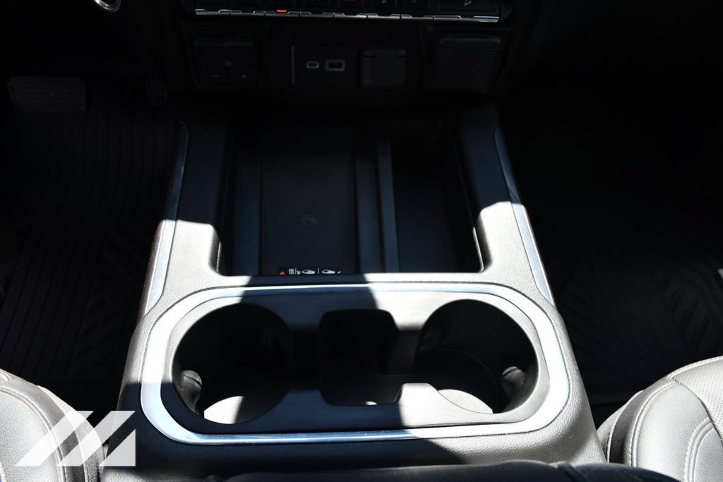 Used 2022 Summit White Chevrolet LTZ image 19