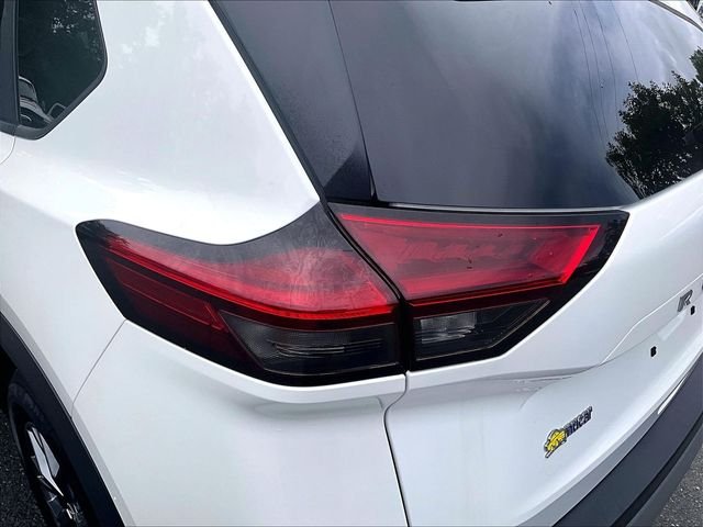 Used 2023 White Nissan S image 31