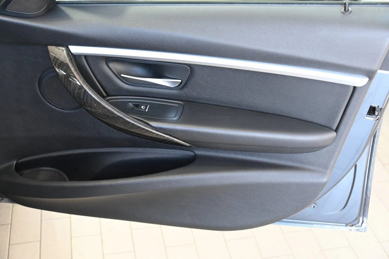 Used 2016 Mineral Grey Metallic BMW 328i image 17