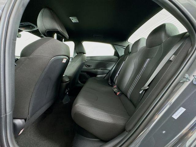 2025 Hyundai Elantra Blue - Photo 37