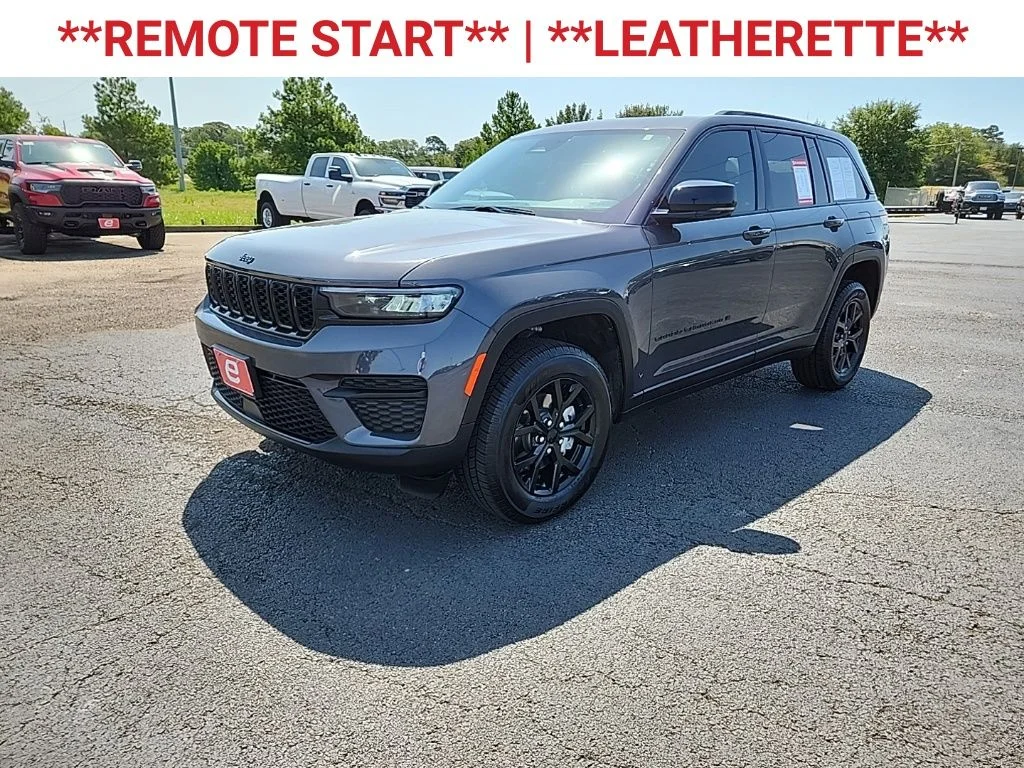 Used 2024 Gray Jeep Altitude X image 3
