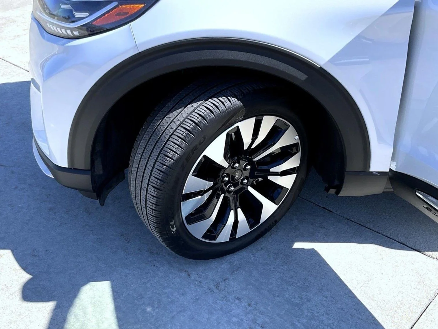Used 2025 White Ford Platinum image 26