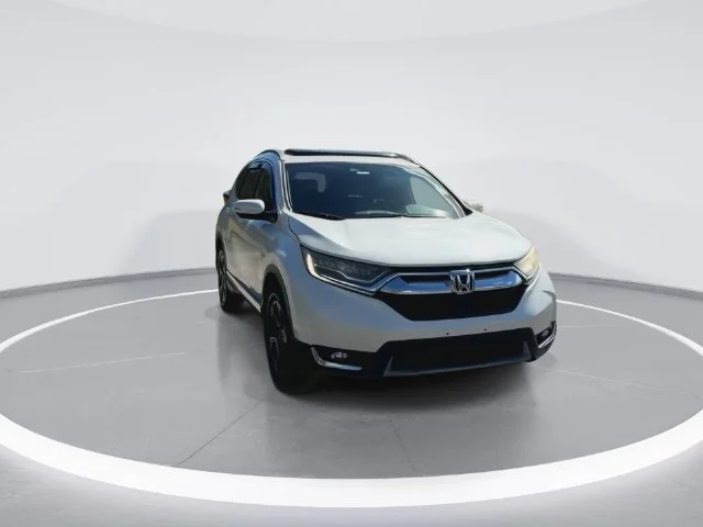 Used 2018  Honda Touring image 2