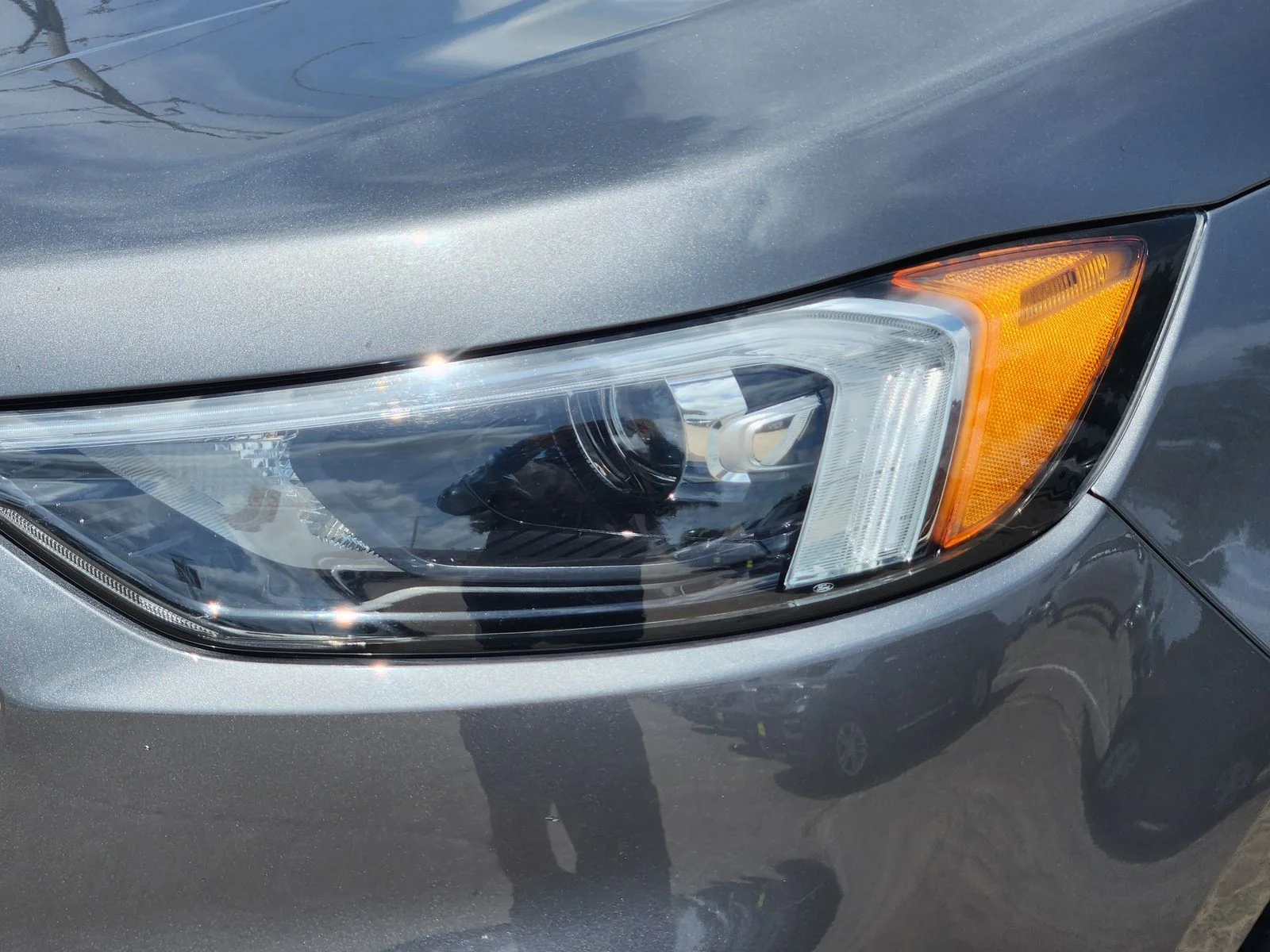 Used 2024 Gray Ford SEL image 9