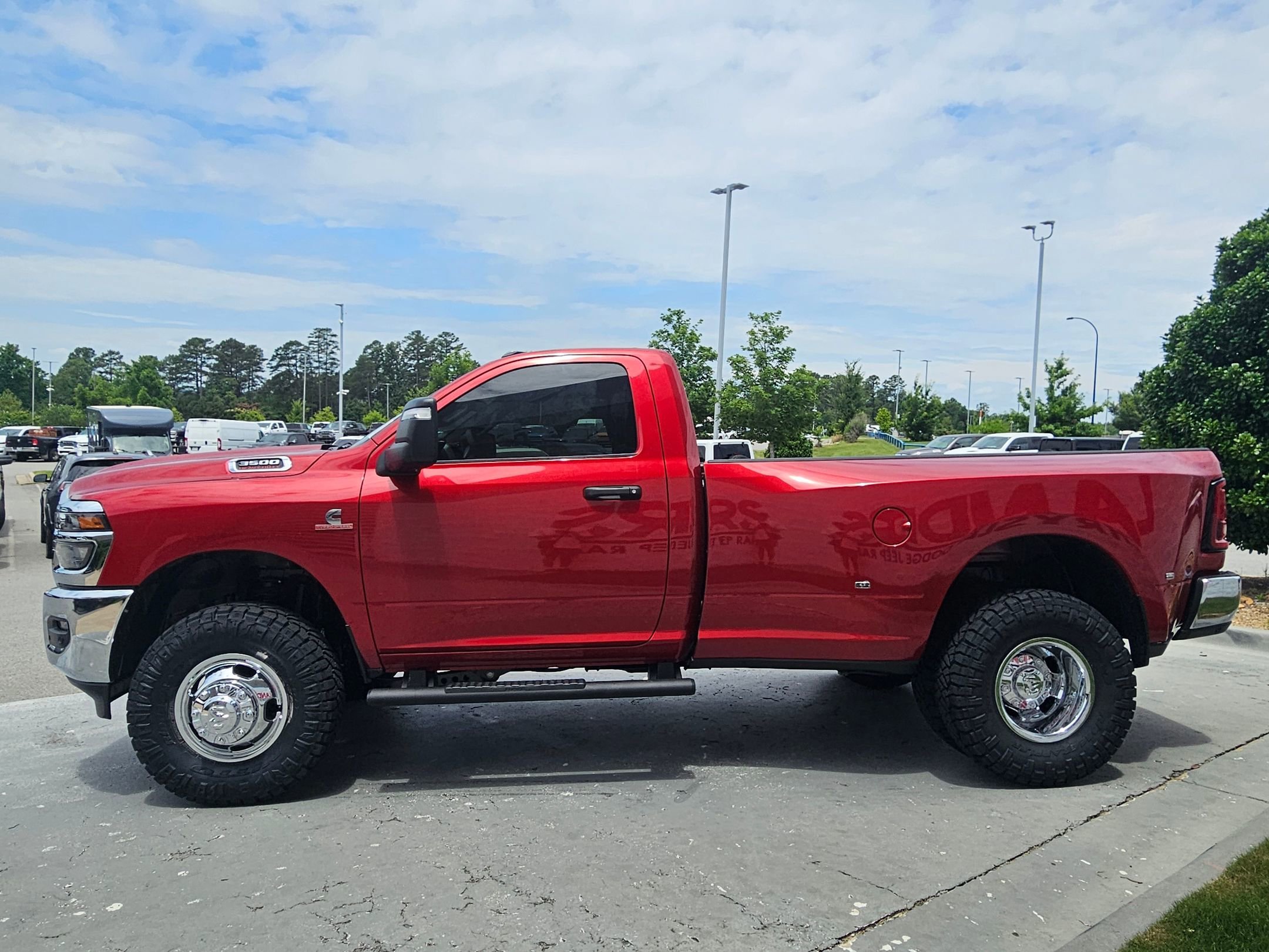 New 2026 Molten Red Pearl-Coat Exterior Paint RAM Tradesman image 4