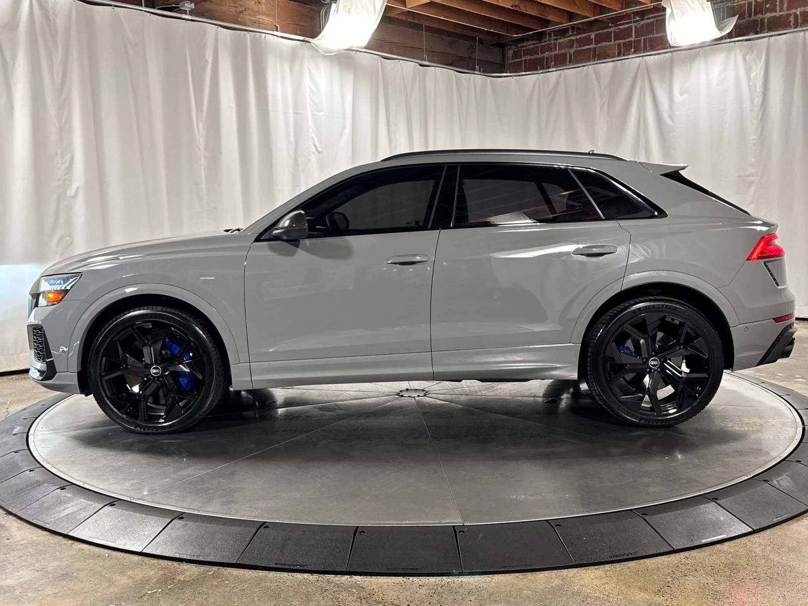 Used 2022  Audi 4.0T quattro image 8