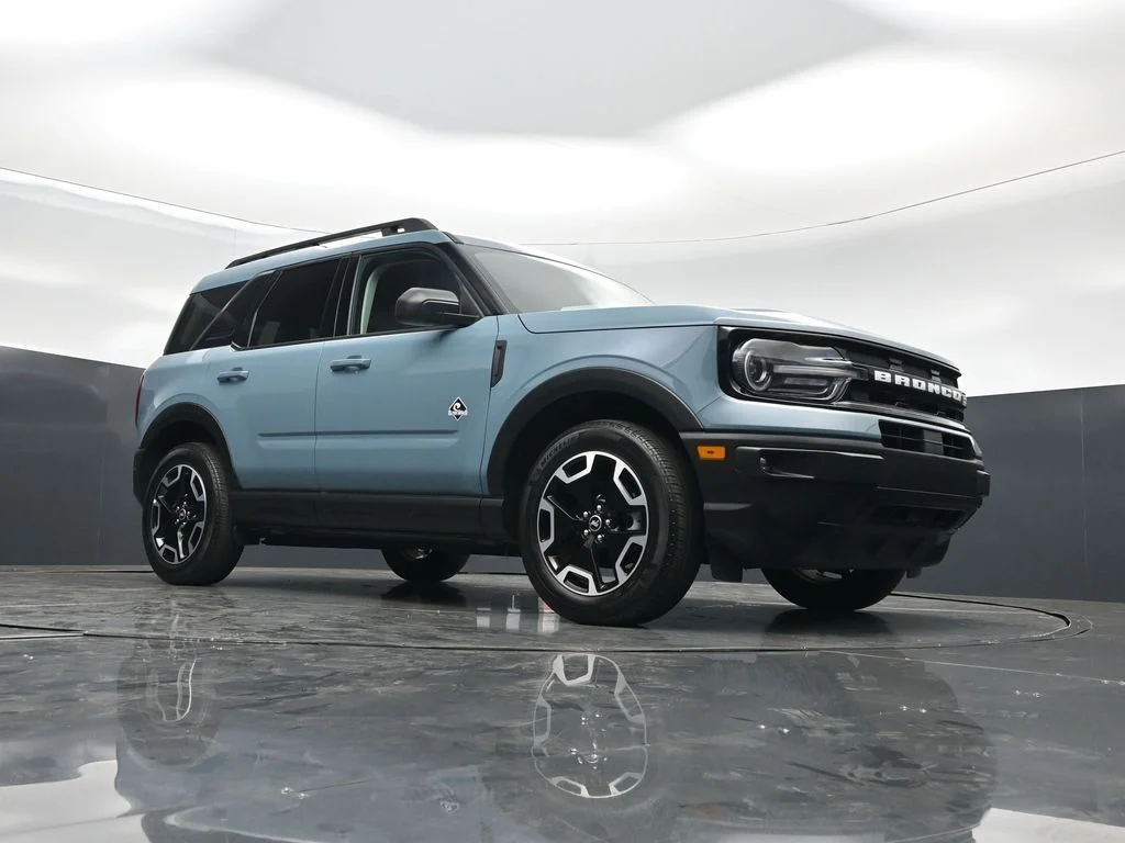 Certified Used 2023  Ford Outer Banks image 3