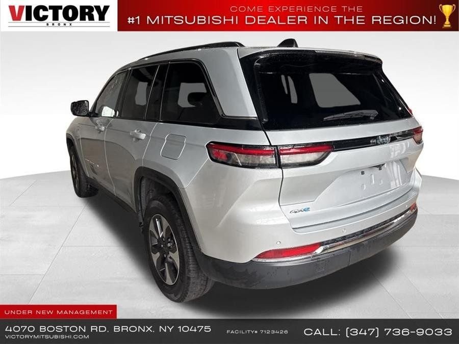 Used 2023 Silver Jeep 4xe image 5