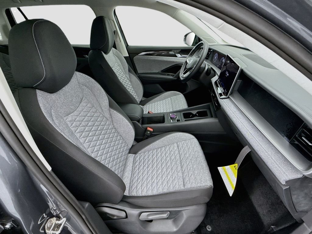 New 2026 Platinum Gray Metallic Volkswagen S image 18