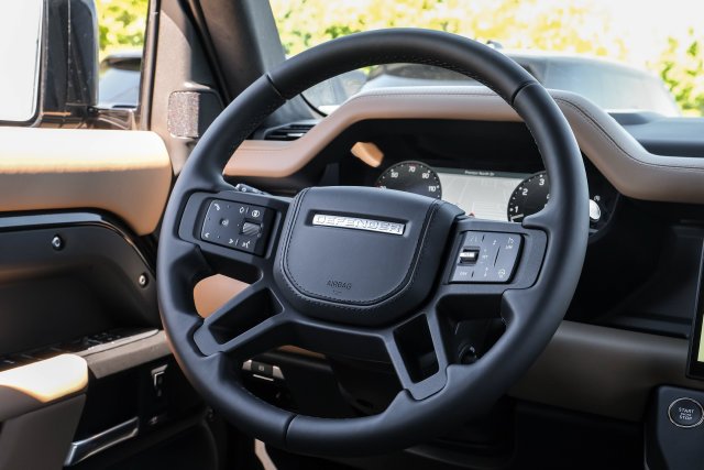 New 2026 Santorini Black Land Rover X image 23