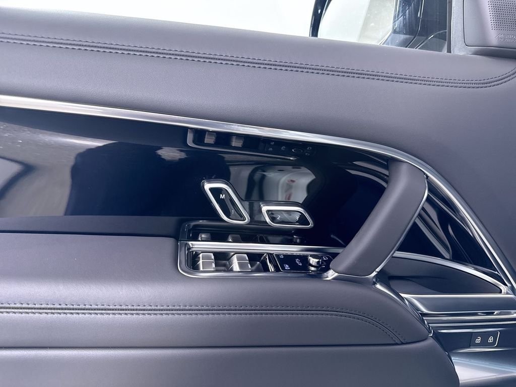 New 2026 Fuji White Land Rover SE LWB image 12