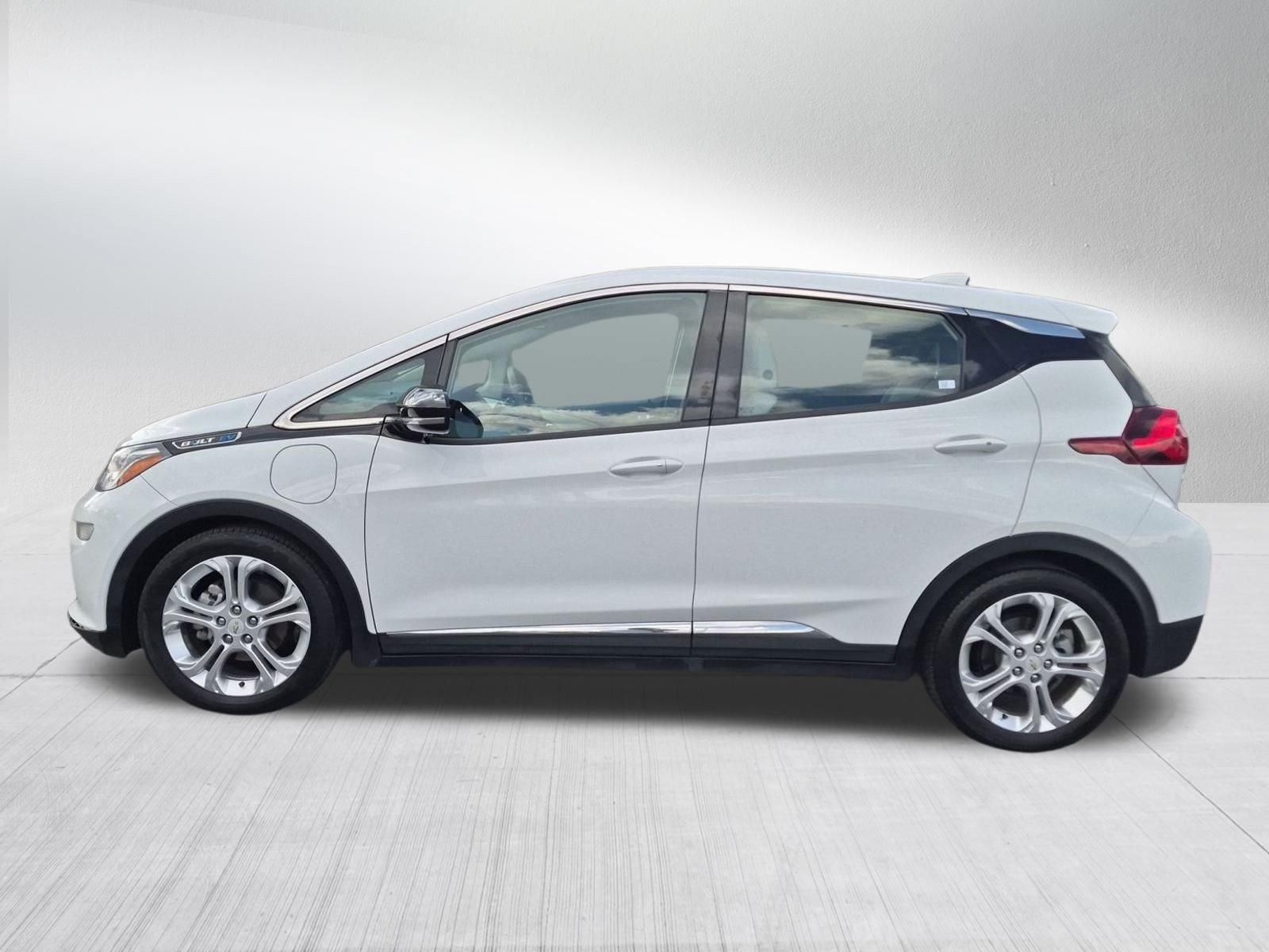 Used 2018 (Includes (TUS) Black grille.) Chevrolet LT image 2