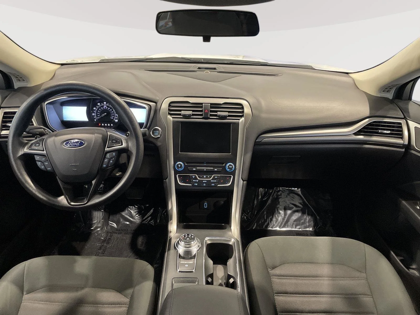 Used 2017 Oxford White Ford SE image 25