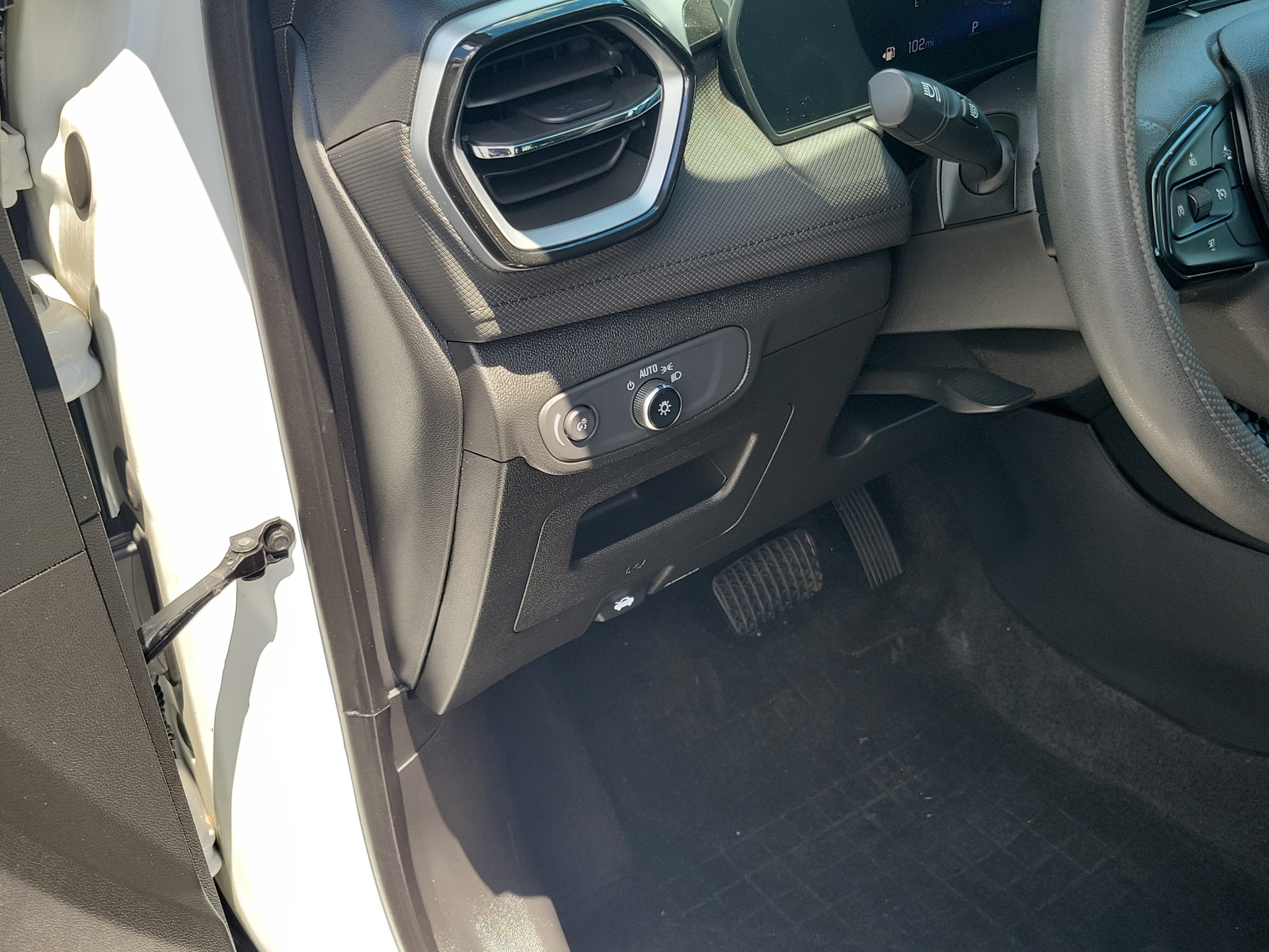 Used 2024 Summit White Chevrolet LS image 18
