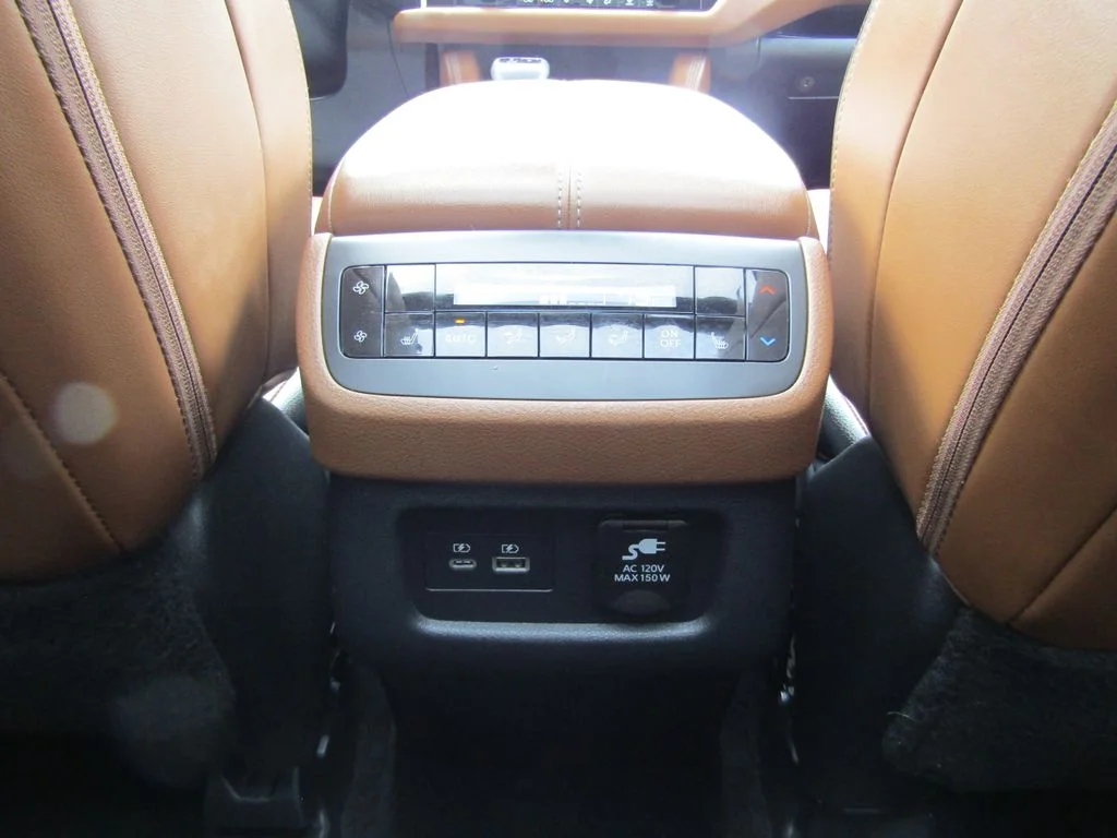 Used 2025 Obsidian Green Pearl Nissan Platinum image 41